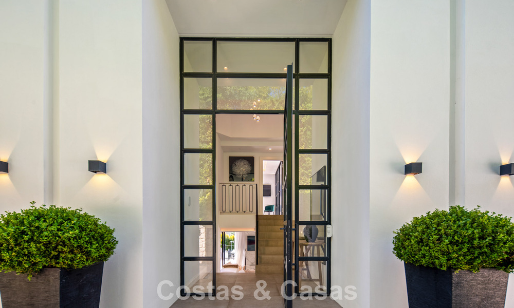 Elegante luxevilla met eigentijds-mediterrane architectuur te koop in een besloten wijk in Nueva Andalucia, Marbella 803430