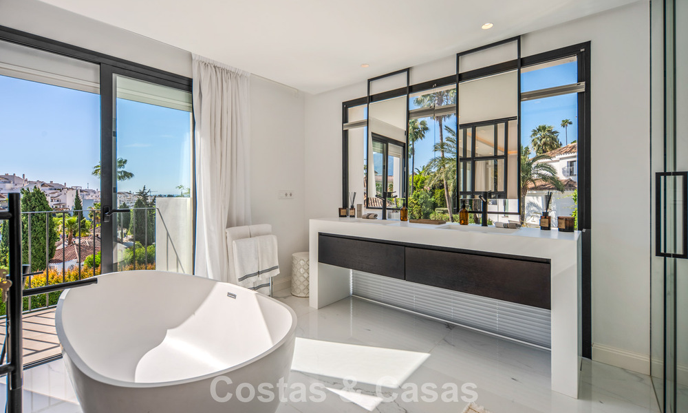 Elegante luxevilla met eigentijds-mediterrane architectuur te koop in een besloten wijk in Nueva Andalucia, Marbella 803433