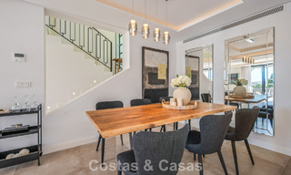 Elegante luxevilla met eigentijds-mediterrane architectuur te koop in een besloten wijk in Nueva Andalucia, Marbella 803443 