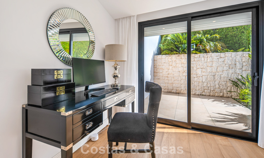 Elegante luxevilla met eigentijds-mediterrane architectuur te koop in een besloten wijk in Nueva Andalucia, Marbella 803452