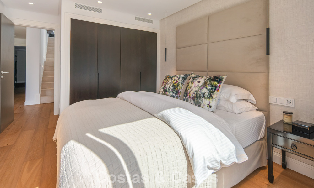 Elegante luxevilla met eigentijds-mediterrane architectuur te koop in een besloten wijk in Nueva Andalucia, Marbella 803455