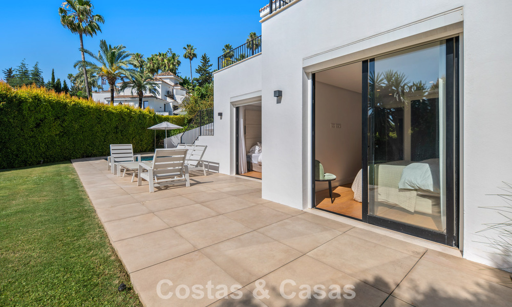 Elegante luxevilla met eigentijds-mediterrane architectuur te koop in een besloten wijk in Nueva Andalucia, Marbella 803457
