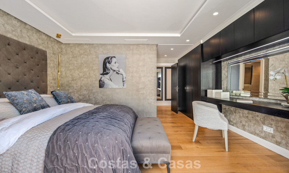 Elegante luxevilla met eigentijds-mediterrane architectuur te koop in een besloten wijk in Nueva Andalucia, Marbella 803458