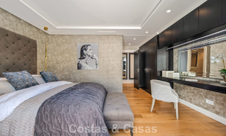 Elegante luxevilla met eigentijds-mediterrane architectuur te koop in een besloten wijk in Nueva Andalucia, Marbella 803458 
