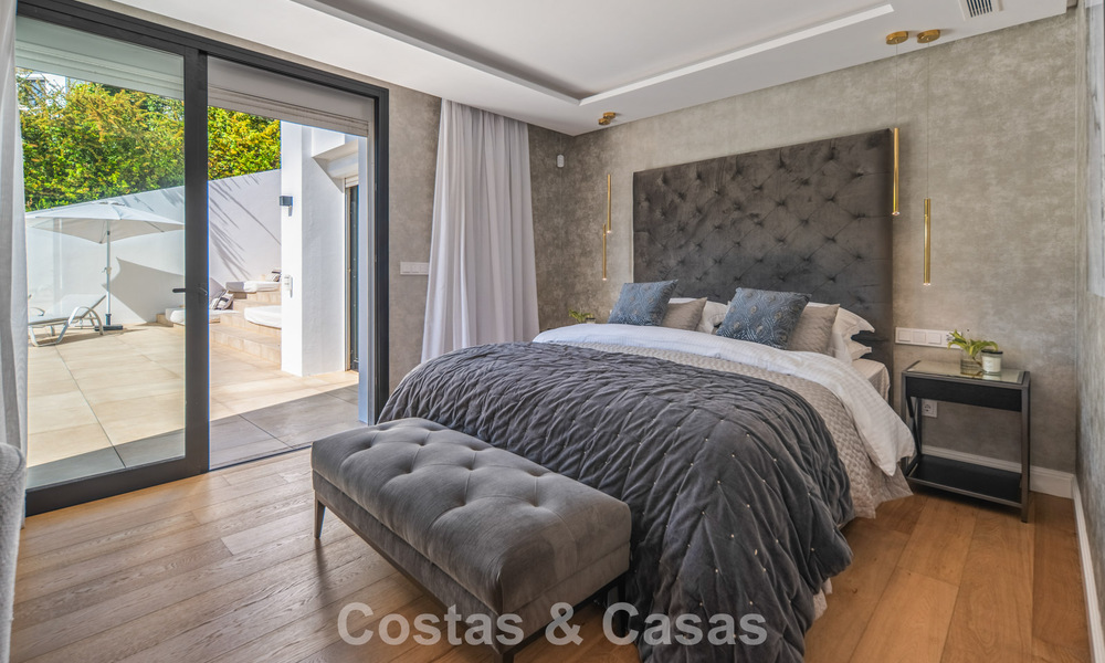 Elegante luxevilla met eigentijds-mediterrane architectuur te koop in een besloten wijk in Nueva Andalucia, Marbella 803459