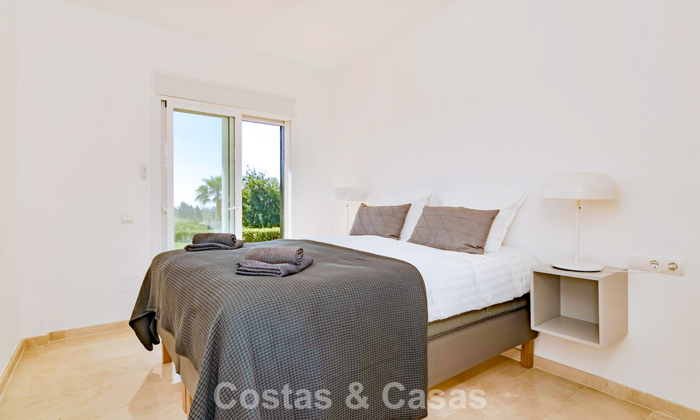 Gerenoveerde, halfvrijstaande woning met frontlinie golfzicht te koop in Aloha, Nueva Andalucia, Marbella 803142