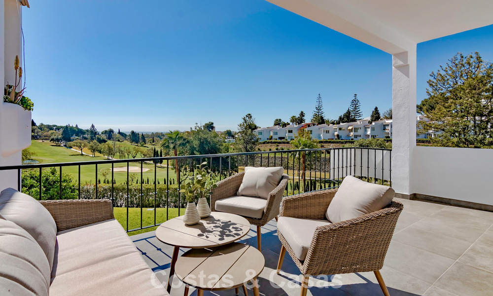 Gerenoveerde, halfvrijstaande woning met frontlinie golfzicht te koop in Aloha, Nueva Andalucia, Marbella 803148