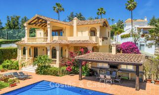 Ruime Mediterrane villa met zeezicht en fantastisch renovatiepotentieel te koop in La Quinta, Marbella - Benahavis 803474 