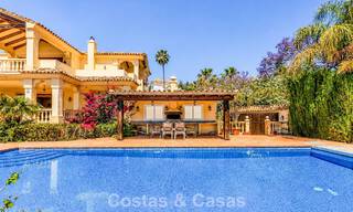 Ruime Mediterrane villa met zeezicht en fantastisch renovatiepotentieel te koop in La Quinta, Marbella - Benahavis 803477 