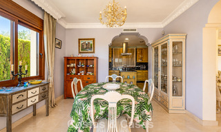Ruime Mediterrane villa met zeezicht en fantastisch renovatiepotentieel te koop in La Quinta, Marbella - Benahavis 803483 