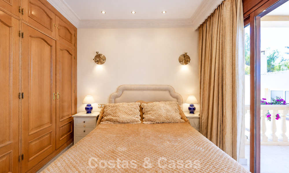 Ruime Mediterrane villa met zeezicht en fantastisch renovatiepotentieel te koop in La Quinta, Marbella - Benahavis 803498