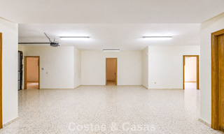 Ruime Mediterrane villa met zeezicht en fantastisch renovatiepotentieel te koop in La Quinta, Marbella - Benahavis 803500 