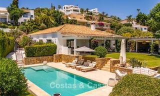 Gelijkvloerse luxevilla met Spaanse bouwstijl en directe toegang tot de golfbaan te koop in Marbella - Benahavis 803520 
