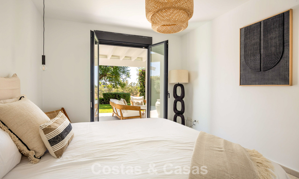 Gelijkvloerse luxevilla met Spaanse bouwstijl en directe toegang tot de golfbaan te koop in Marbella - Benahavis 803537