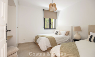 Gelijkvloerse luxevilla met Spaanse bouwstijl en directe toegang tot de golfbaan te koop in Marbella - Benahavis 803539 