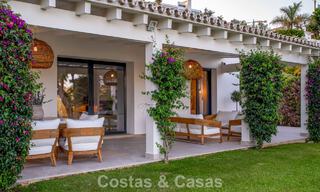 Gelijkvloerse luxevilla met Spaanse bouwstijl en directe toegang tot de golfbaan te koop in Marbella - Benahavis 803543 