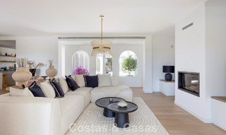Gelijkvloerse luxevilla met Spaanse bouwstijl en directe toegang tot de golfbaan te koop in Marbella - Benahavis 803550 