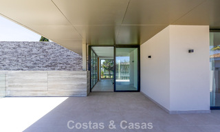 Nieuwe, exclusieve, instapklare, moderne villa te koop in een strandwijk tegen San Pedro, Marbella 803573 
