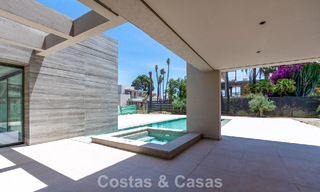 Nieuwe, exclusieve, instapklare, moderne villa te koop in een strandwijk tegen San Pedro, Marbella 803575 