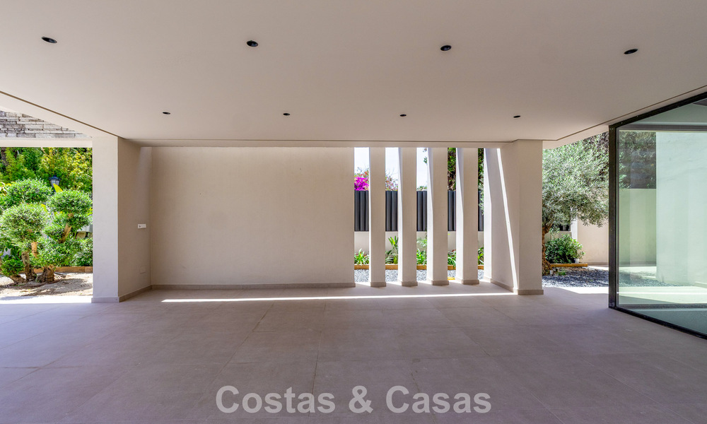 Nieuwe, exclusieve, instapklare, moderne villa te koop in een strandwijk tegen San Pedro, Marbella 803581