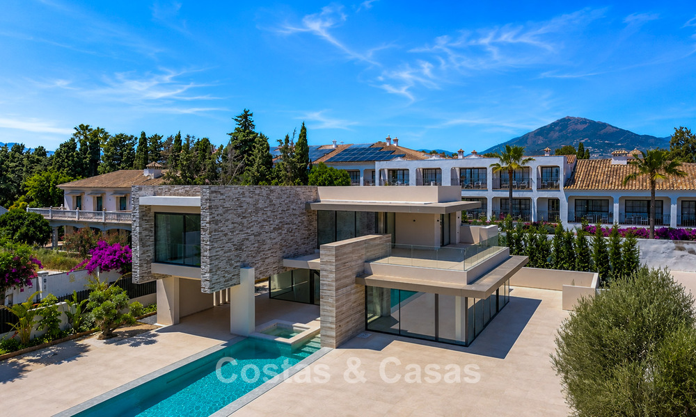 Nieuwe, exclusieve, instapklare, moderne villa te koop in een strandwijk tegen San Pedro, Marbella 803589