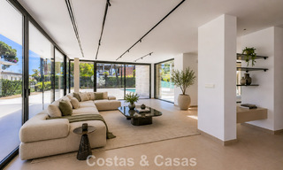 Nieuwe, exclusieve, instapklare, moderne villa te koop in een strandwijk tegen San Pedro, Marbella 803596 