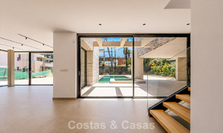 Nieuwe, exclusieve, instapklare, moderne villa te koop in een strandwijk tegen San Pedro, Marbella 803597 