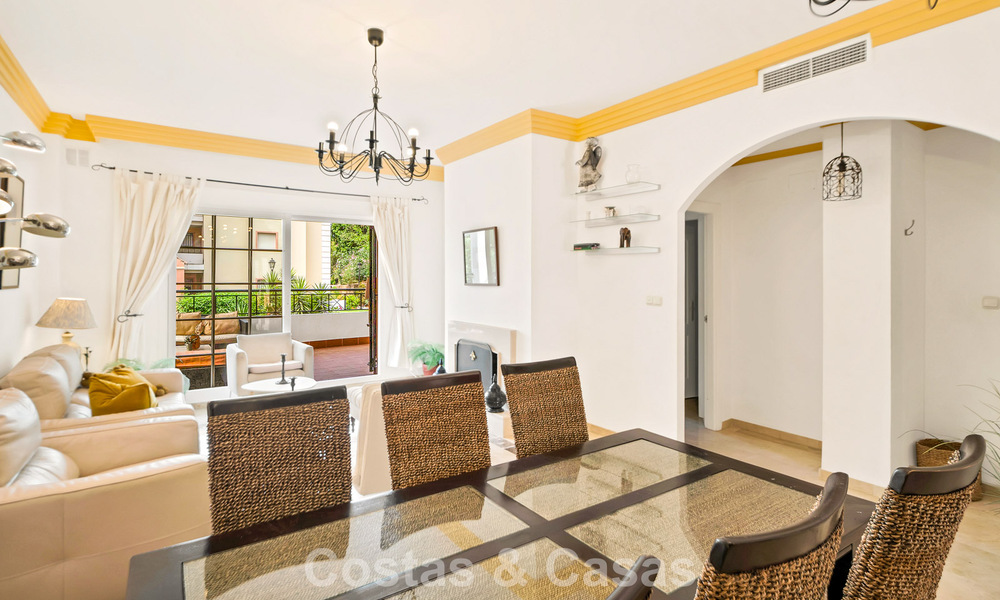 Ruim appartement met royaal terras te koop op loopafstand van de voorzieningen in Aloha in Nueva Andalucia, Marbella 803618