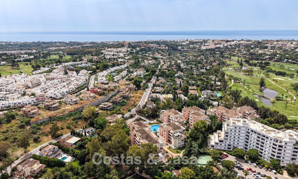 Ruim appartement met royaal terras te koop op loopafstand van de voorzieningen in Aloha in Nueva Andalucia, Marbella 803621