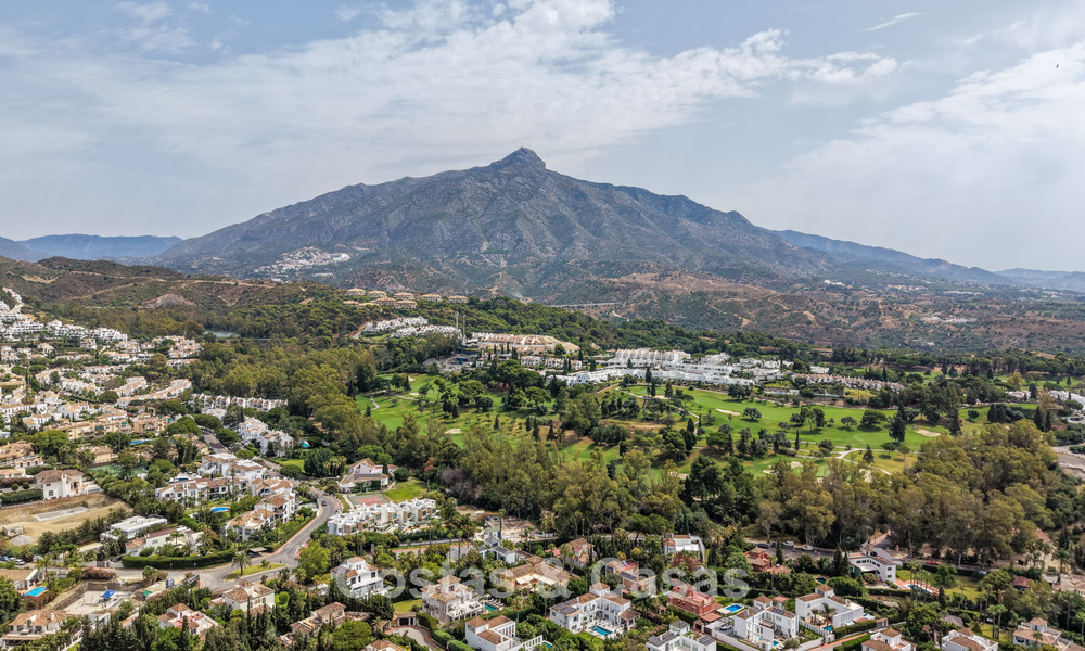 Ruim appartement met royaal terras te koop op loopafstand van de voorzieningen in Aloha in Nueva Andalucia, Marbella 803622