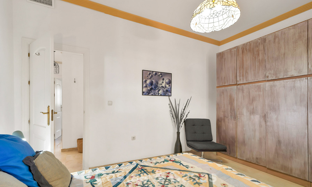 Ruim appartement met royaal terras te koop op loopafstand van de voorzieningen in Aloha in Nueva Andalucia, Marbella 803635