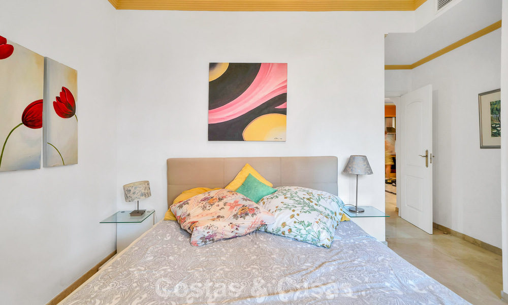 Ruim appartement met royaal terras te koop op loopafstand van de voorzieningen in Aloha in Nueva Andalucia, Marbella 803643