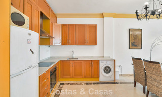 Ruim appartement met royaal terras te koop op loopafstand van de voorzieningen in Aloha in Nueva Andalucia, Marbella 803646 