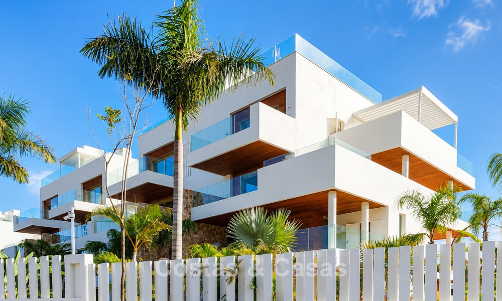 Instapklaar, prestigieus modern 3-slaapkamer appartement te koop op Marbella’s Golden Mile 803793