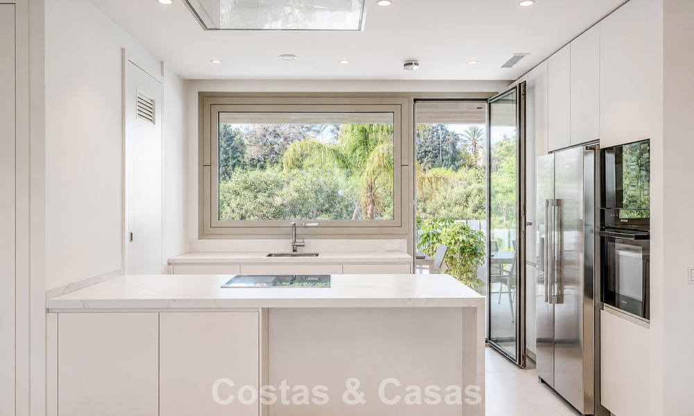 Instapklaar, prestigieus modern 3-slaapkamer appartement te koop op Marbella’s Golden Mile 803808