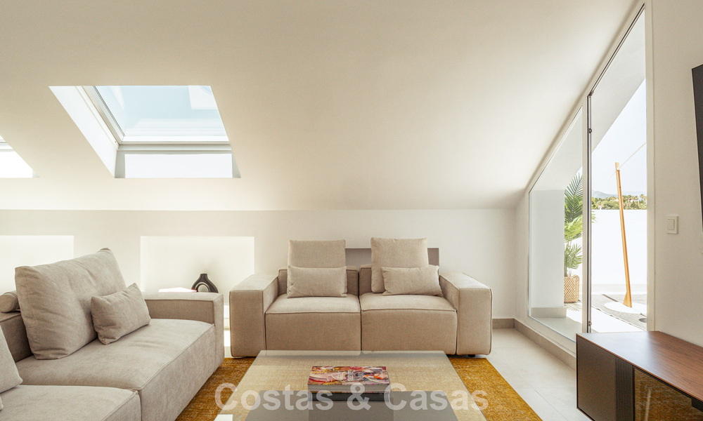Boutique penthouse te koop op wandelafstand van voorzieningen en Puerto Banus in Nueva Andalucia, Marbella 803825