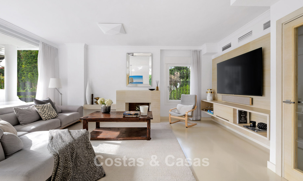Exclusieve halfvrijstaande woning met dakterras te koop op Marbella’s Golden Mile 803865