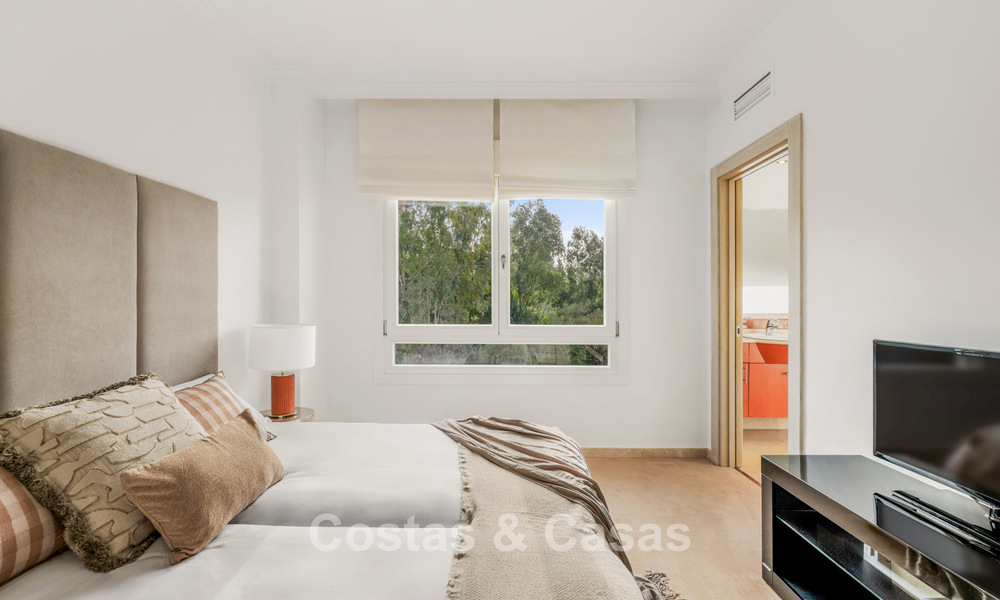 Exclusieve halfvrijstaande woning met dakterras te koop op Marbella’s Golden Mile 803875