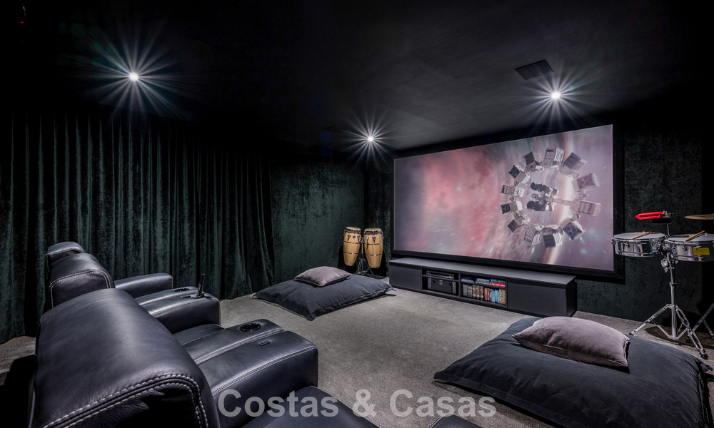 Exclusieve halfvrijstaande woning met dakterras te koop op Marbella’s Golden Mile 803886