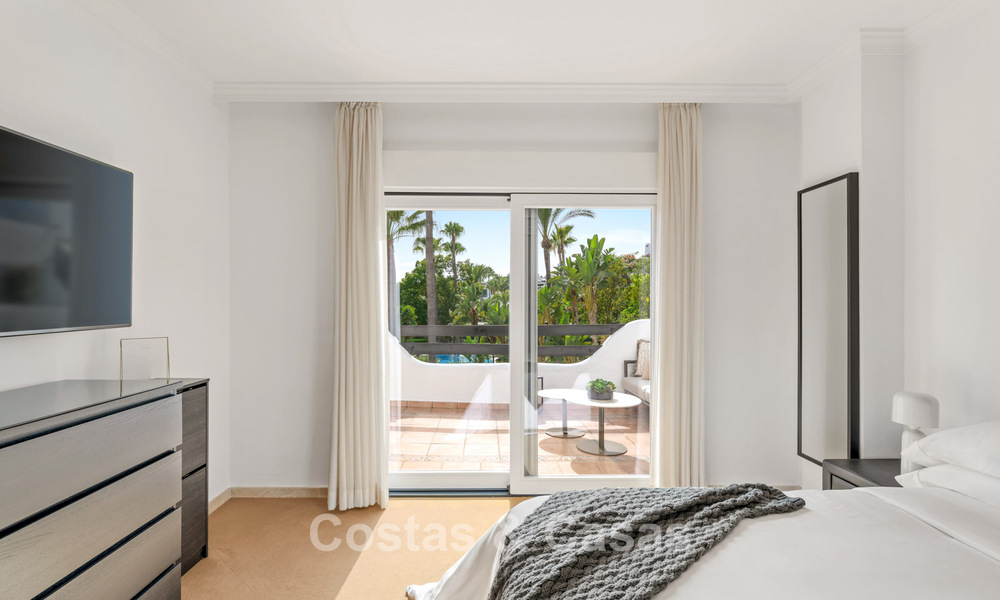 Exclusieve halfvrijstaande woning met dakterras te koop op Marbella’s Golden Mile 803888