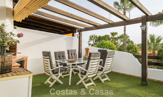 Exclusieve halfvrijstaande woning met dakterras te koop op Marbella’s Golden Mile 803907 