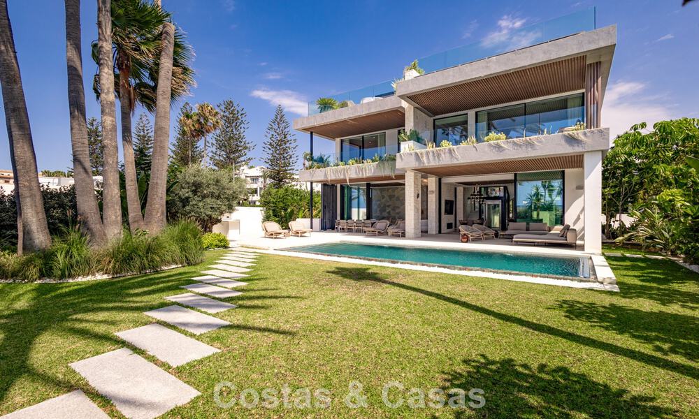 Geavanceerde moderne luxevilla aan te koop aan het strand in San Pedro, Marbella 803684