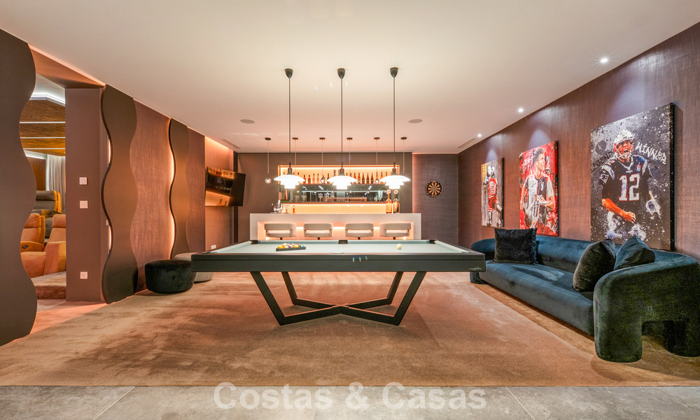 Eersteklas luxevilla met fenomenaal zeezicht te koop, in een afgesloten woonwijk van La Quinta, Marbella - Benahavis 803715