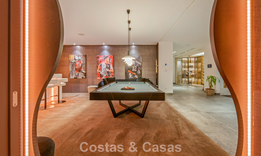 Eersteklas luxevilla met fenomenaal zeezicht te koop, in een afgesloten woonwijk van La Quinta, Marbella - Benahavis 803718