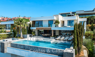 Eersteklas luxevilla met fenomenaal zeezicht te koop, in een afgesloten woonwijk van La Quinta, Marbella - Benahavis 803721 