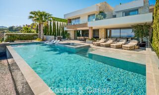 Eersteklas luxevilla met fenomenaal zeezicht te koop, in een afgesloten woonwijk van La Quinta, Marbella - Benahavis 803727 
