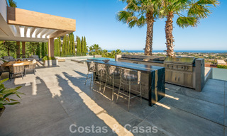 Eersteklas luxevilla met fenomenaal zeezicht te koop, in een afgesloten woonwijk van La Quinta, Marbella - Benahavis 803731 