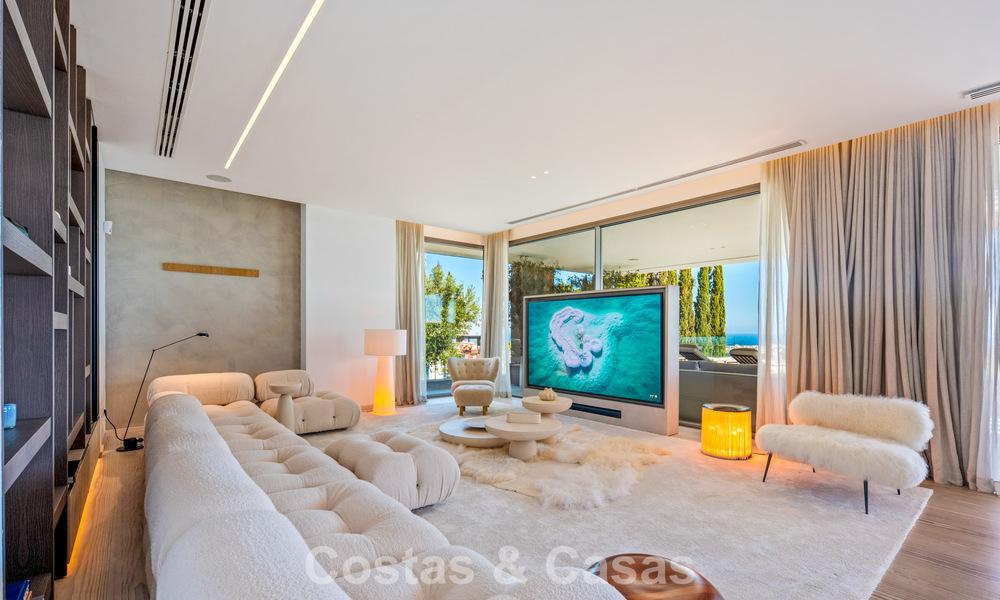 Eersteklas luxevilla met fenomenaal zeezicht te koop, in een afgesloten woonwijk van La Quinta, Marbella - Benahavis 803733