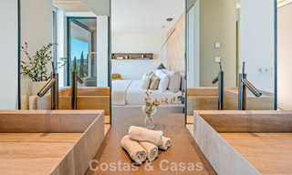 Eersteklas luxevilla met fenomenaal zeezicht te koop, in een afgesloten woonwijk van La Quinta, Marbella - Benahavis 803740 