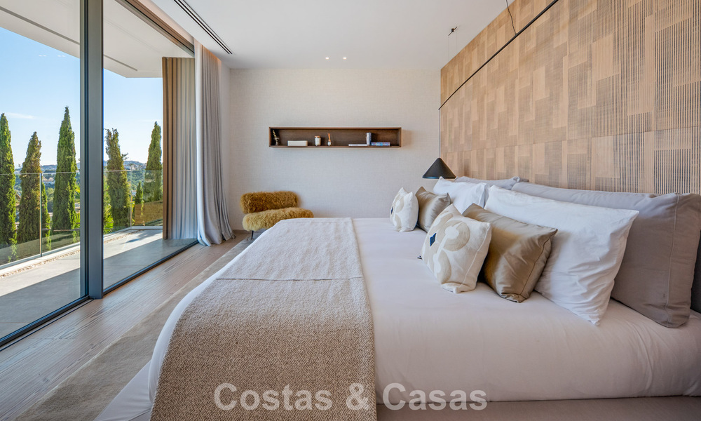 Eersteklas luxevilla met fenomenaal zeezicht te koop, in een afgesloten woonwijk van La Quinta, Marbella - Benahavis 803742
